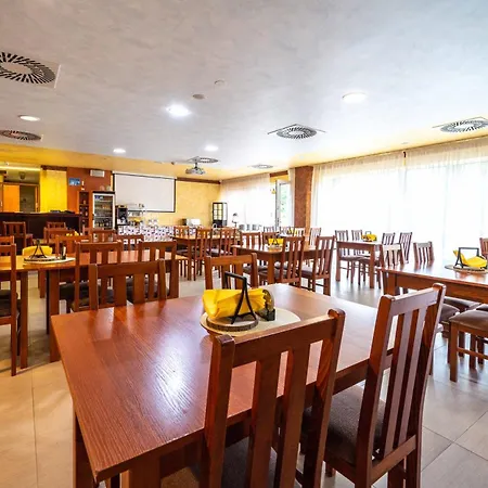 Arena Hotel 3*